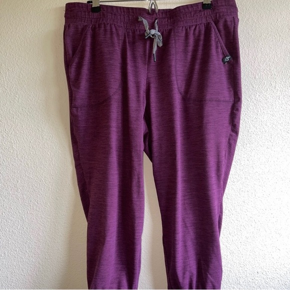 Happy Camper Capri Joggers - Picture 3 of 6